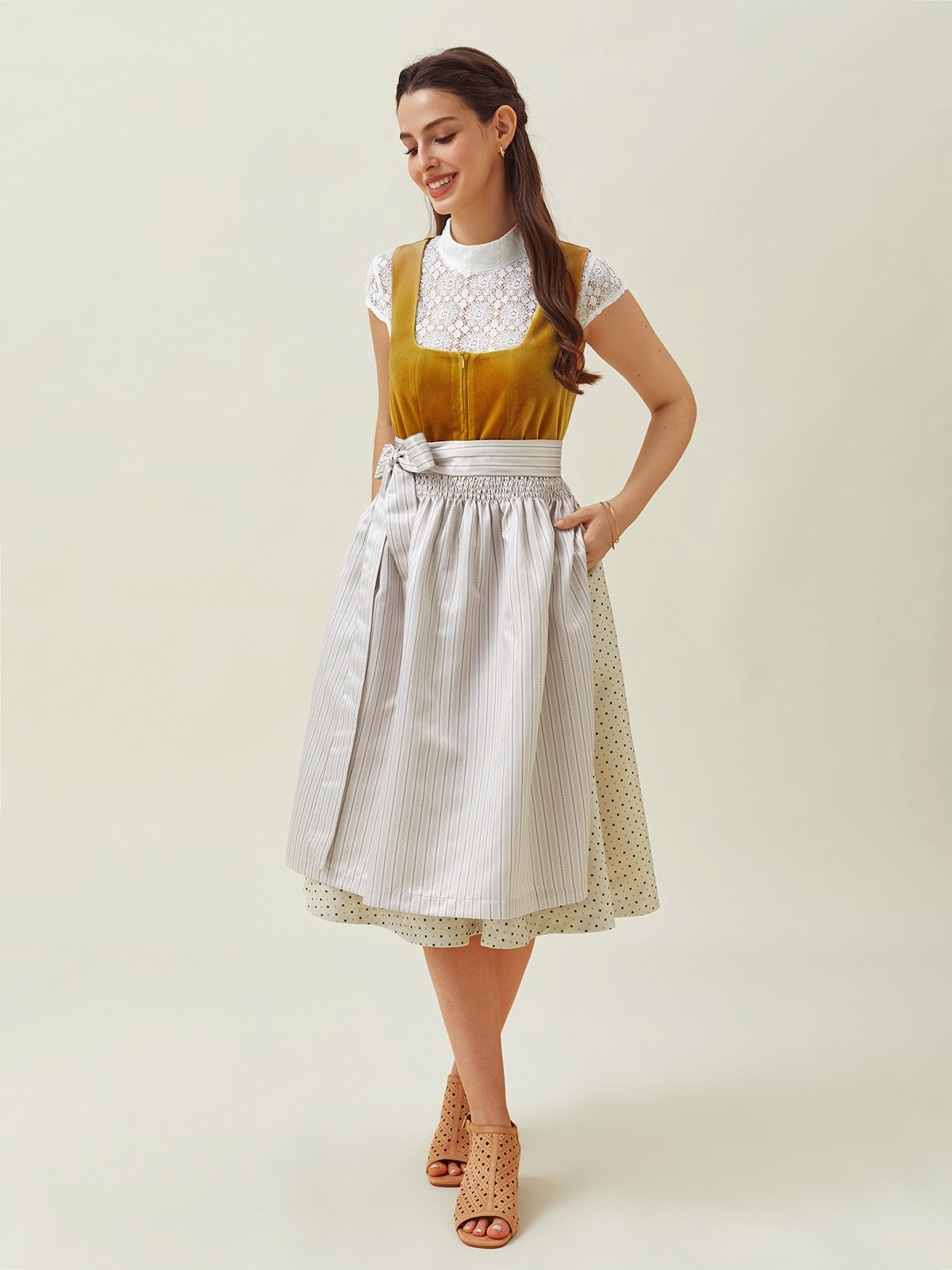 Elegant V-Ausschnitt Samt Flügelärmel Dirndl Kleid drei St.