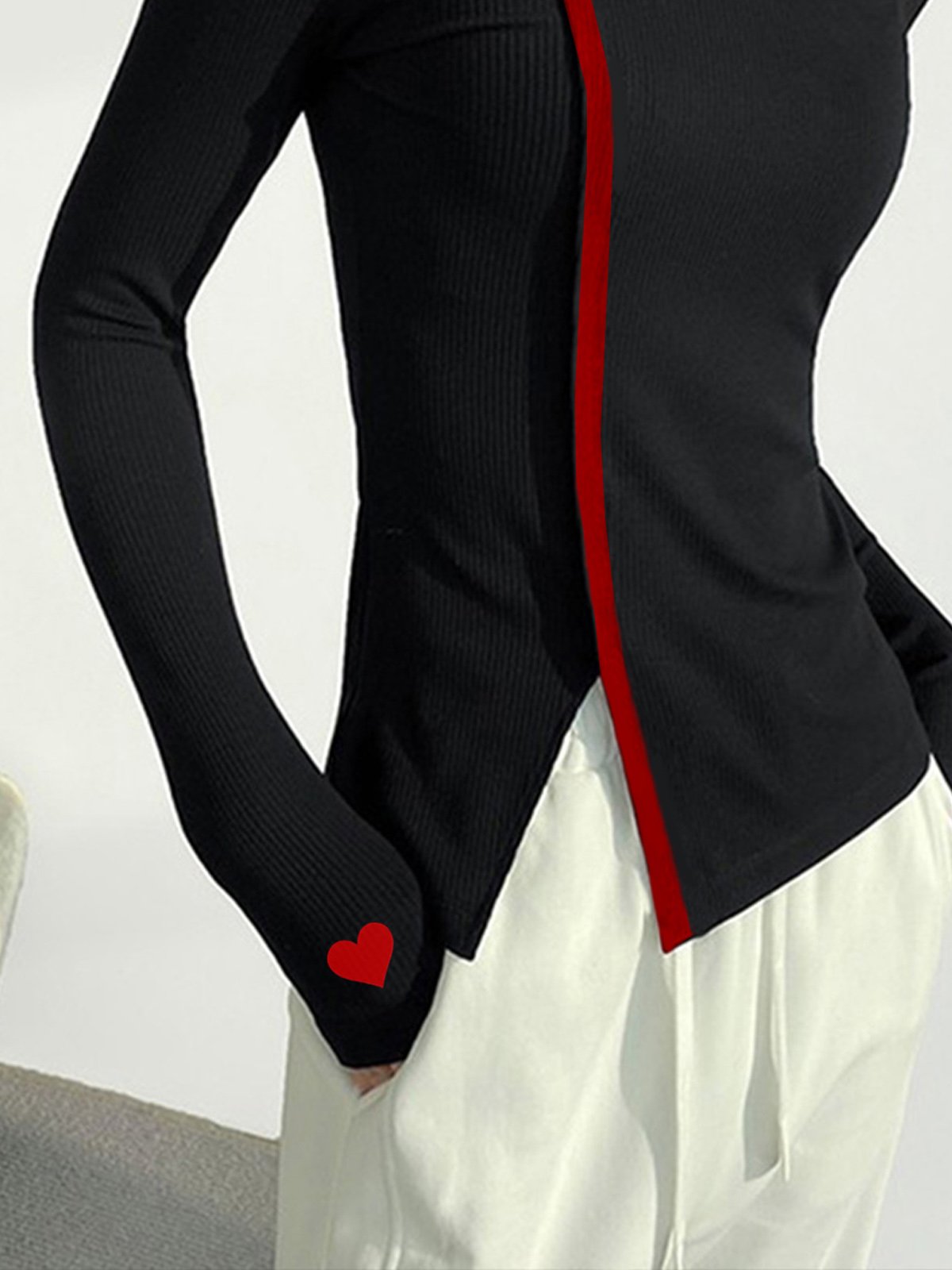 Urban Einfach Shirt Strickmode Schwarz Stehkragen mit rotem Herz