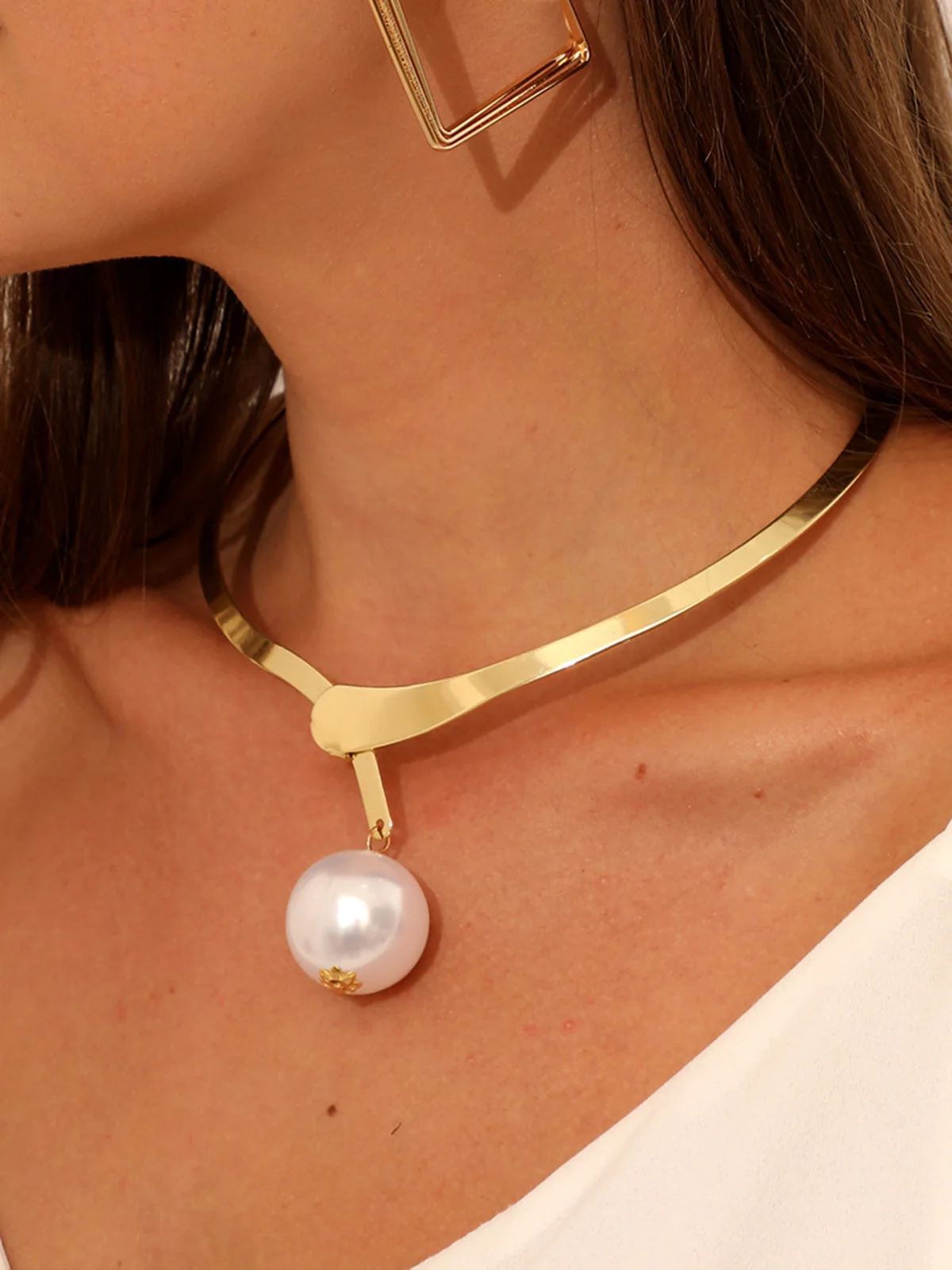 Elegant Nachgemachte Perle Drehmoment Metall Halsband Halskette