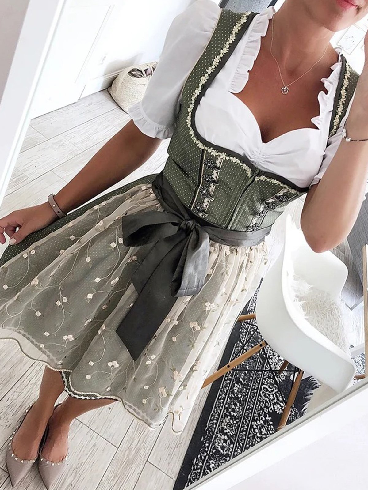 Dirndl Set 3-tlg. mit halblangen Ärmeln und Reißverschluss Polka Dots V-Ausschnitt Eingriffstaschen 