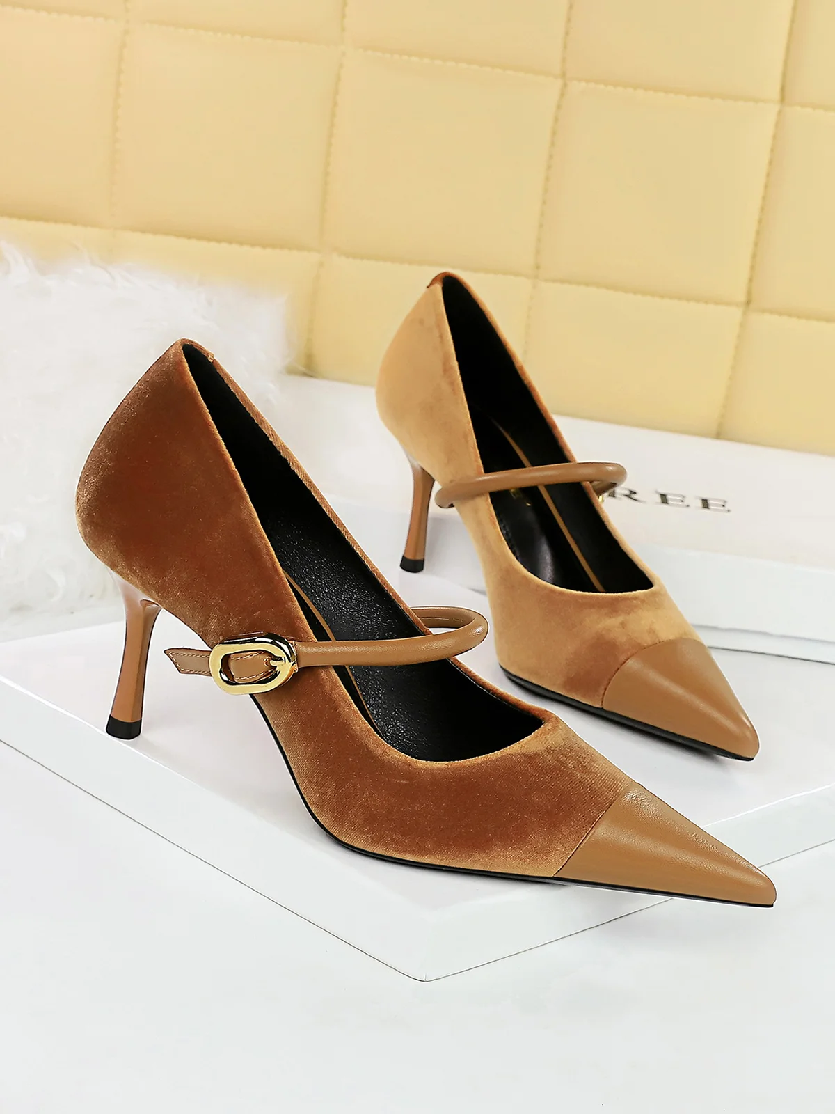 Elegant Samt Paneeliert Verstellbare Schnalle Mary Jane Pumps