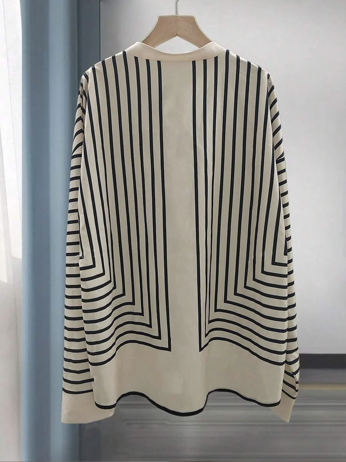 Urban Gestreift Print Bell-Ärmel Bluse