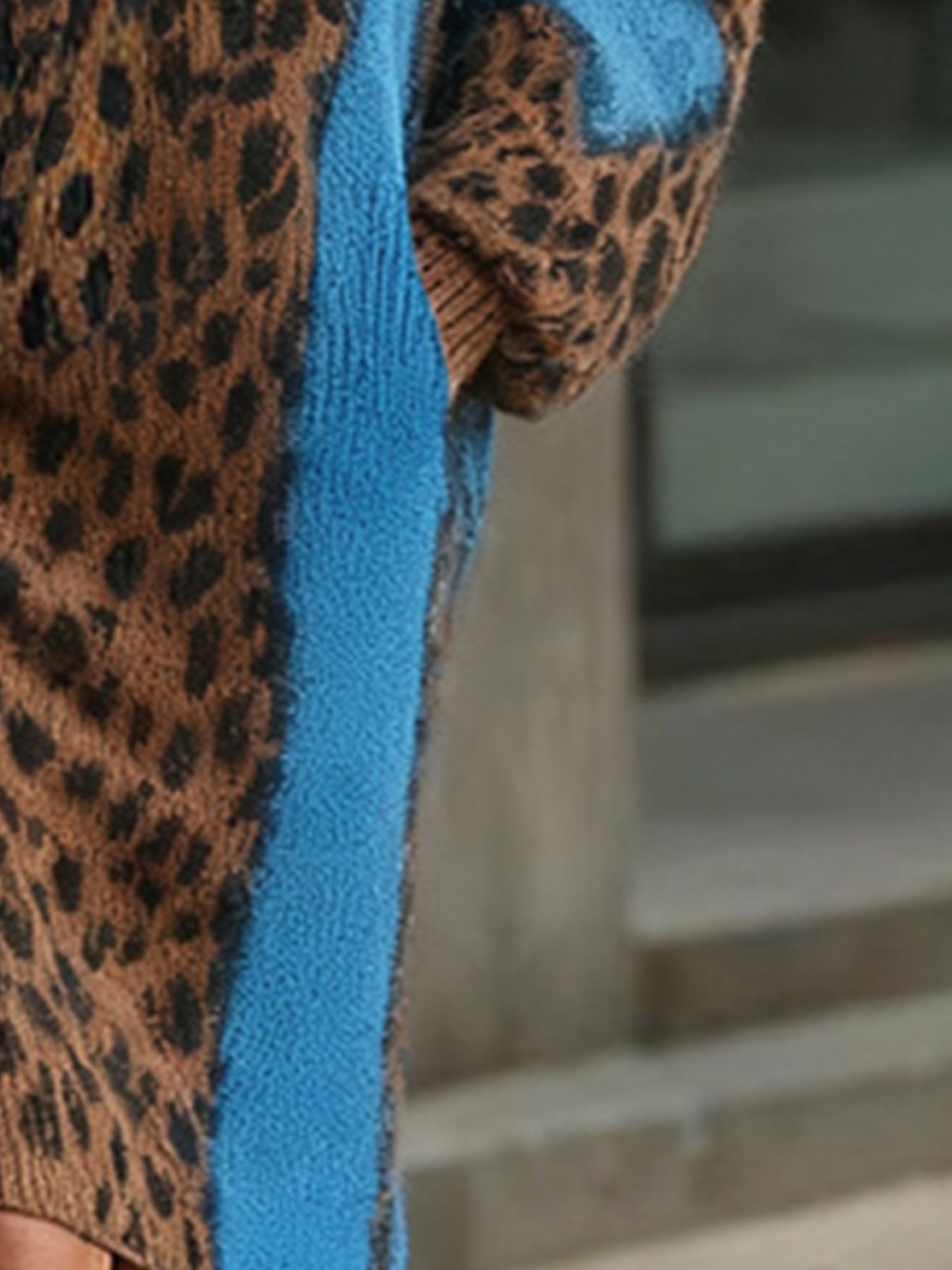 Lässig Leopard Mock Neck Pullover Knielänge Kleid