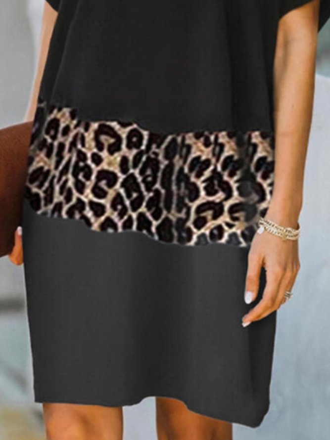 Schulterfreies Paneeliertes Kleid mit Leopard Print